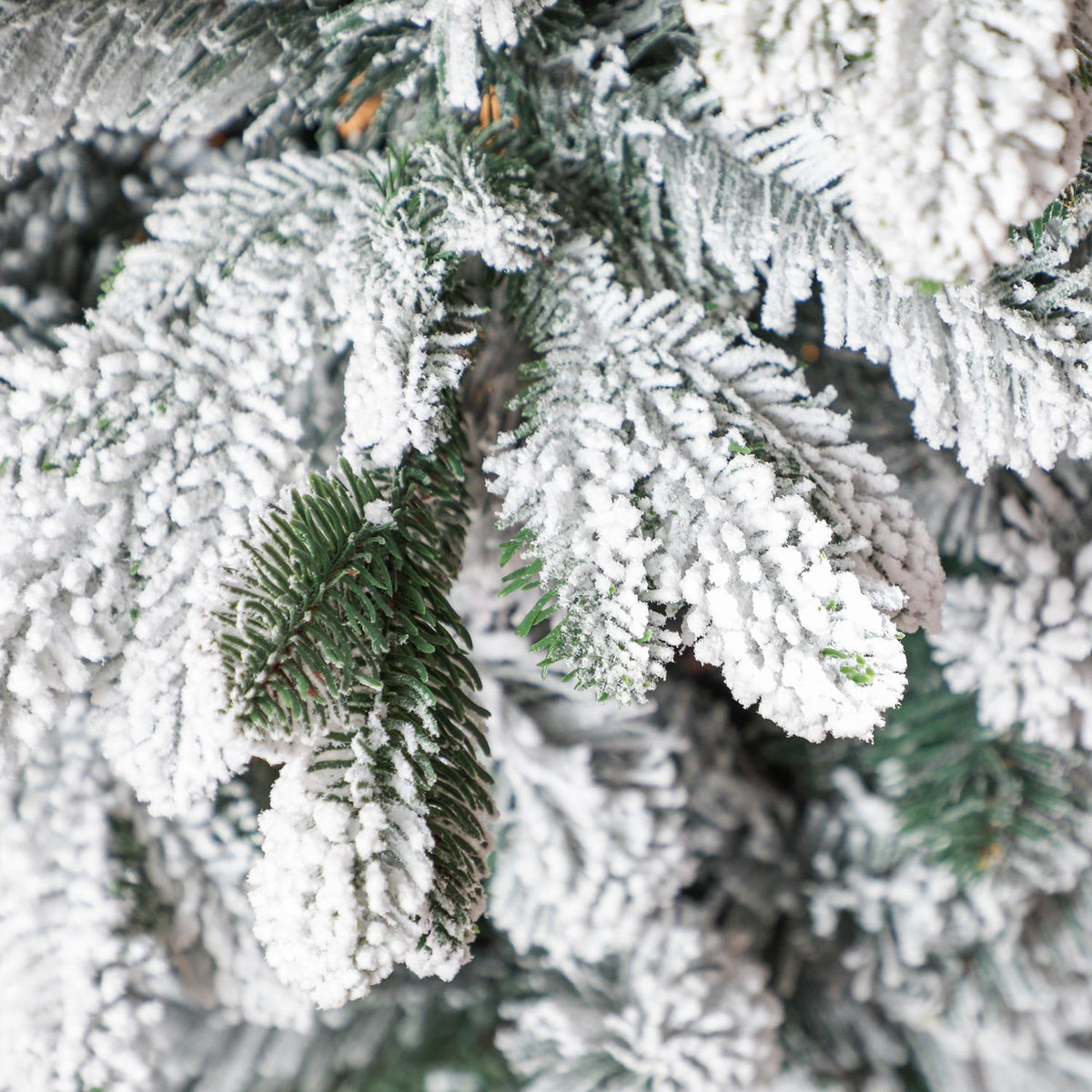 Kunstkerstboom van 180 cm, besneeuwd, opvouwbare metalen standaard