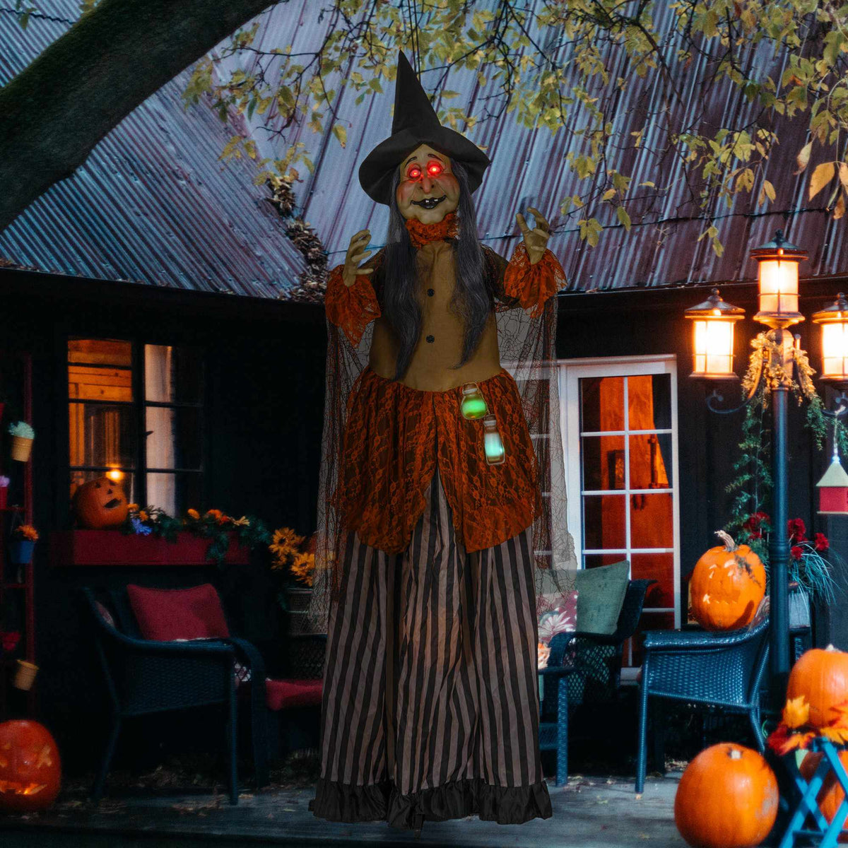 Geanimeerde Halloween-heksdecoratie met rode ogen, 183 cm