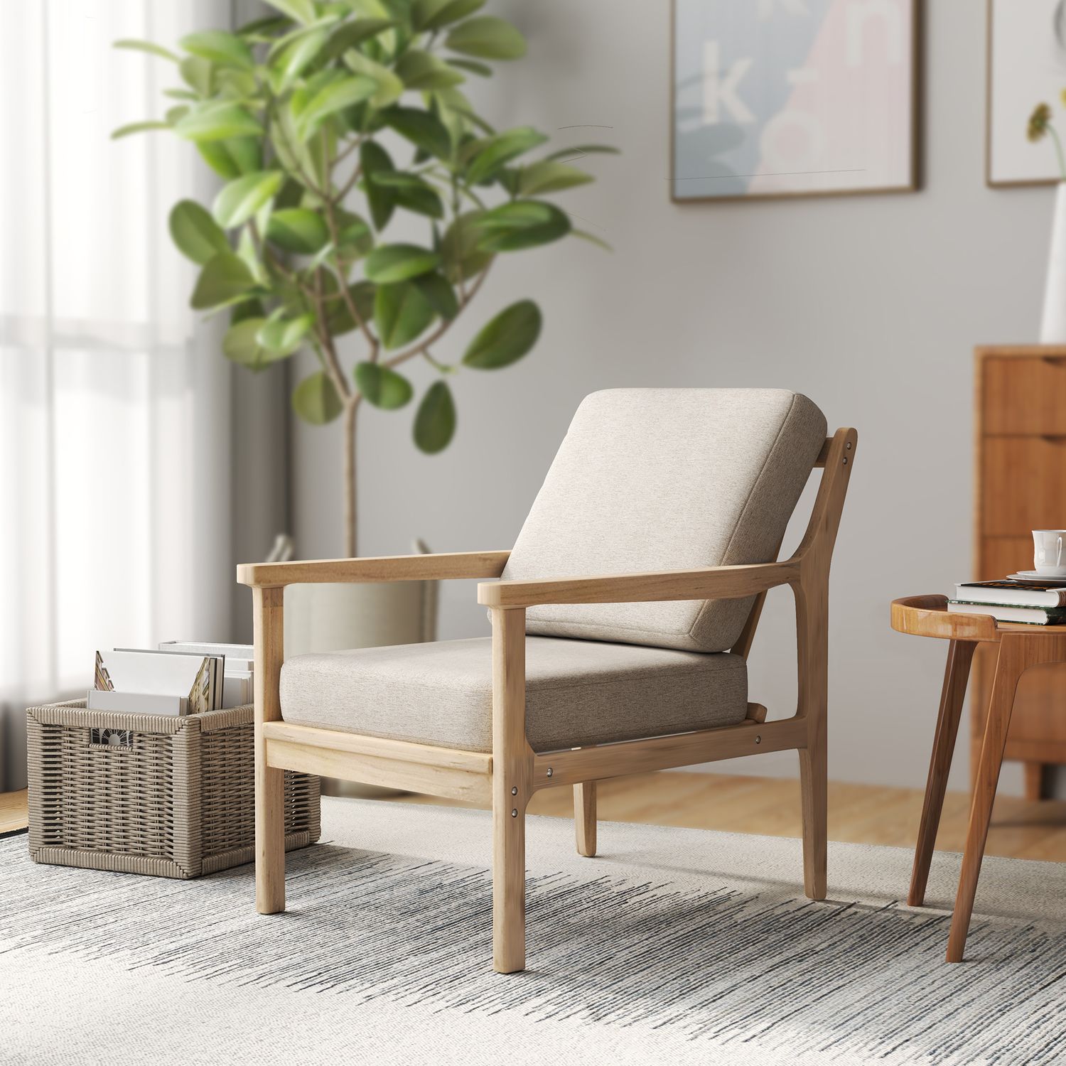 Beige fauteuil in linnenlook met houten poten en afneembare kussens