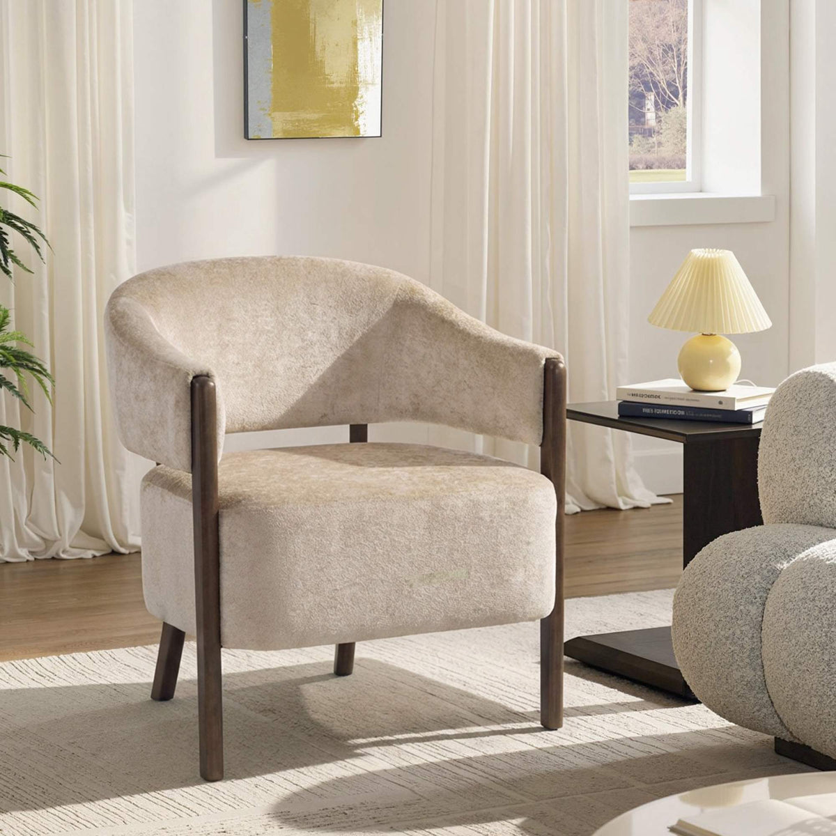Chenillefåtölj med massiv träram, beige