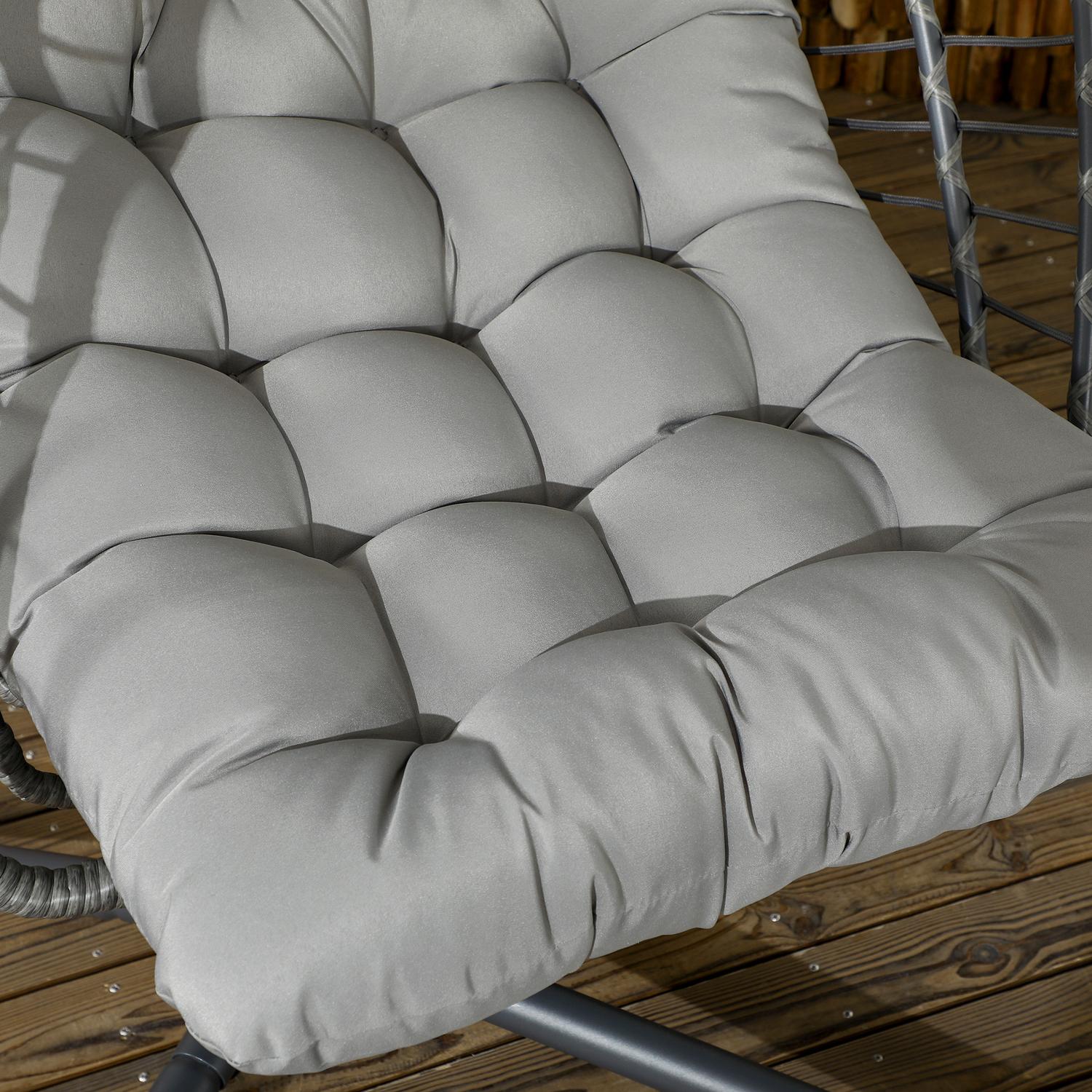 Rotan hangstoel met kussen – voor binnen/buiten