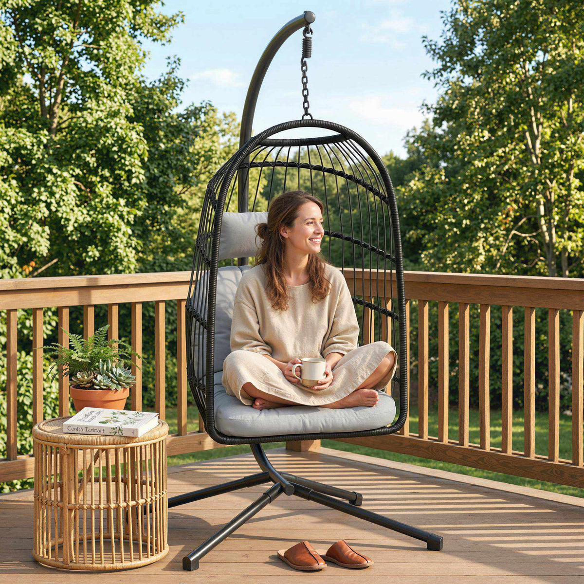 Opvouwbare hangstoel van polyrattan met standaard en kussens