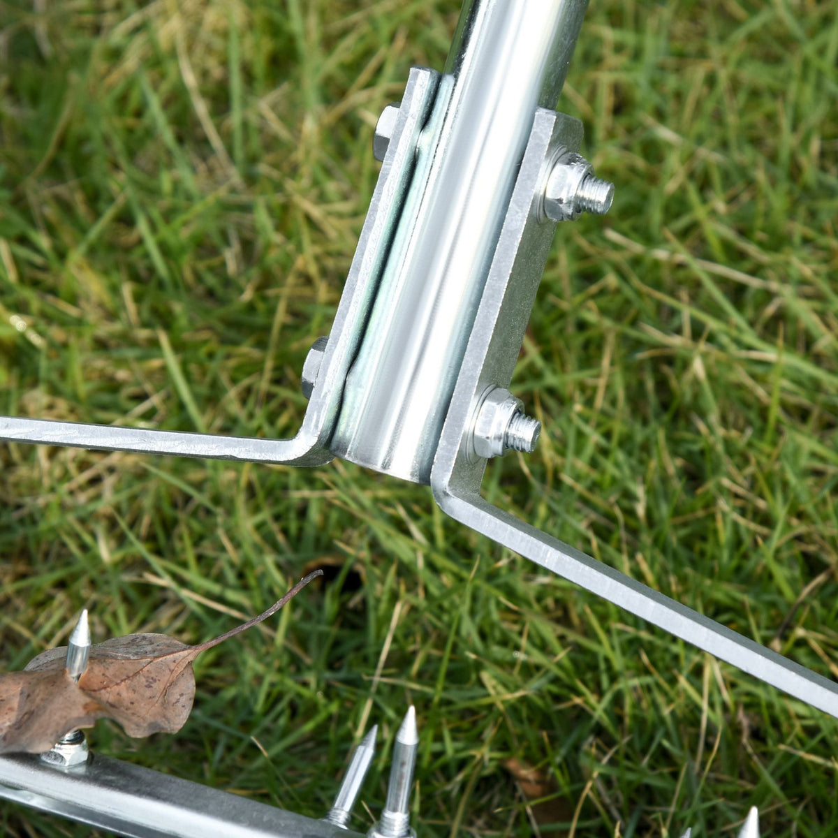 Verstelbare gazonbeluchtingsrol met spikes - Handmaaier