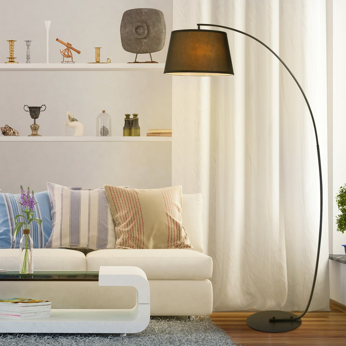Moderne boogvloerlamp van metaal met zwarte linnen kap