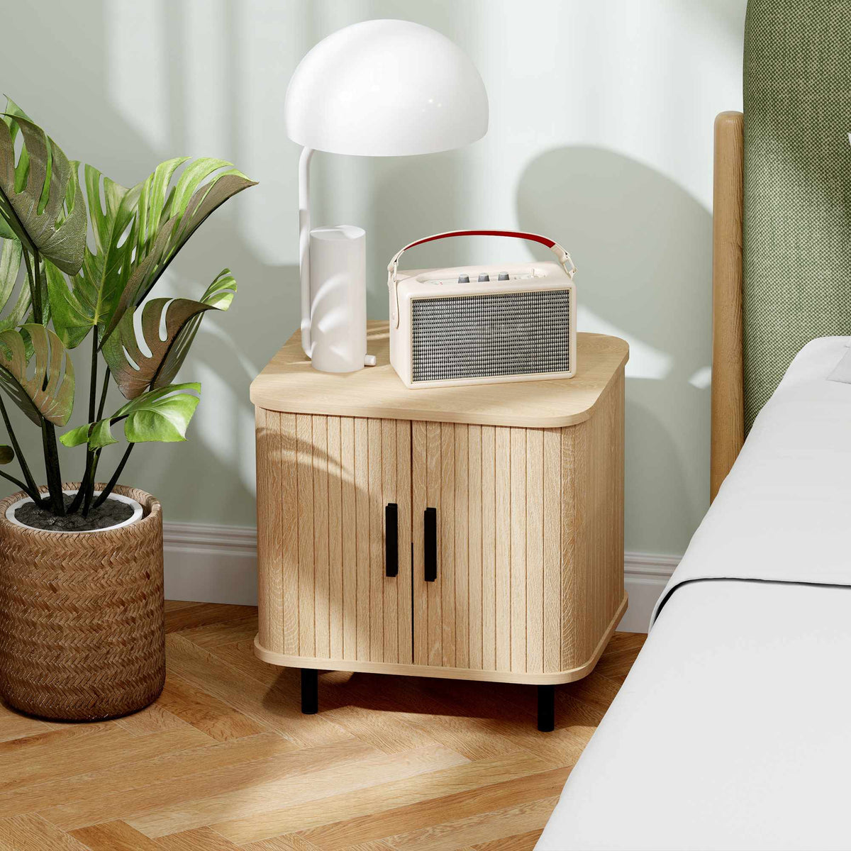 Nachtkastje met schuifdeuren, stalen poten, eiken