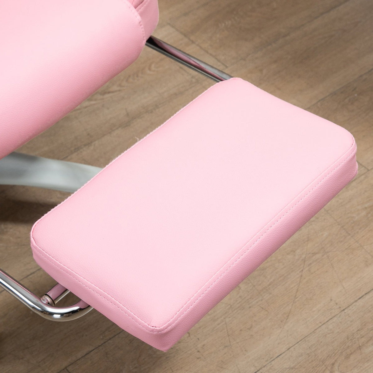 Roze bureaustoel van kunstleer – kantelbaar, in hoogte verstelbaar