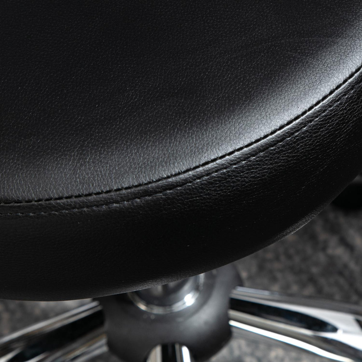 Draaibare massagekruk – verstelbare ergonomische zitting, zwart kunstleer