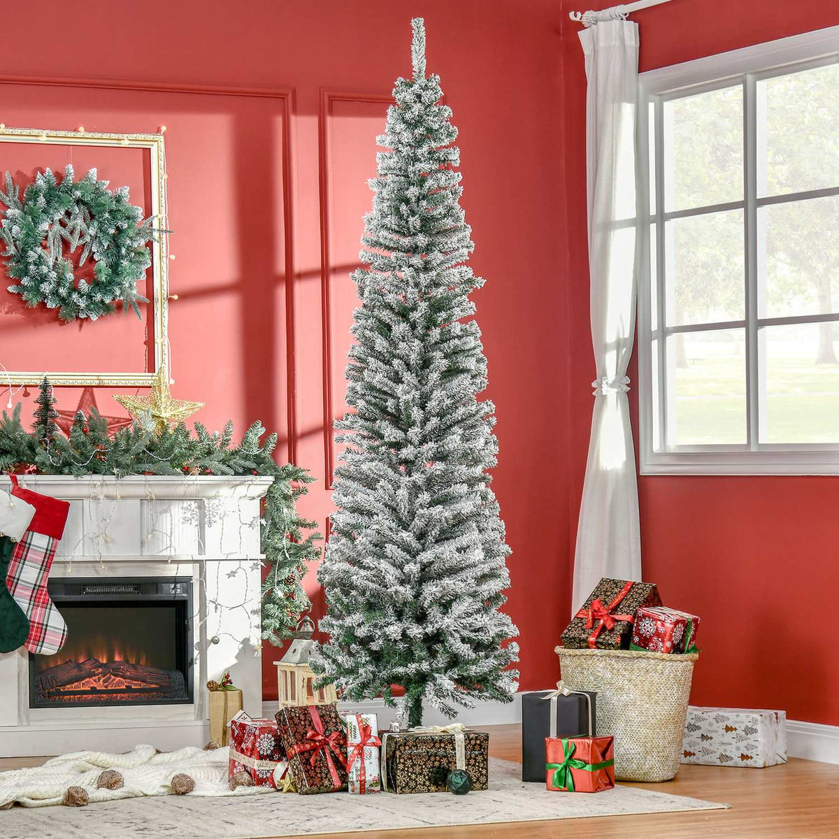 Smalle kunstkerstboom met besneeuwde afwerking, 225 cm