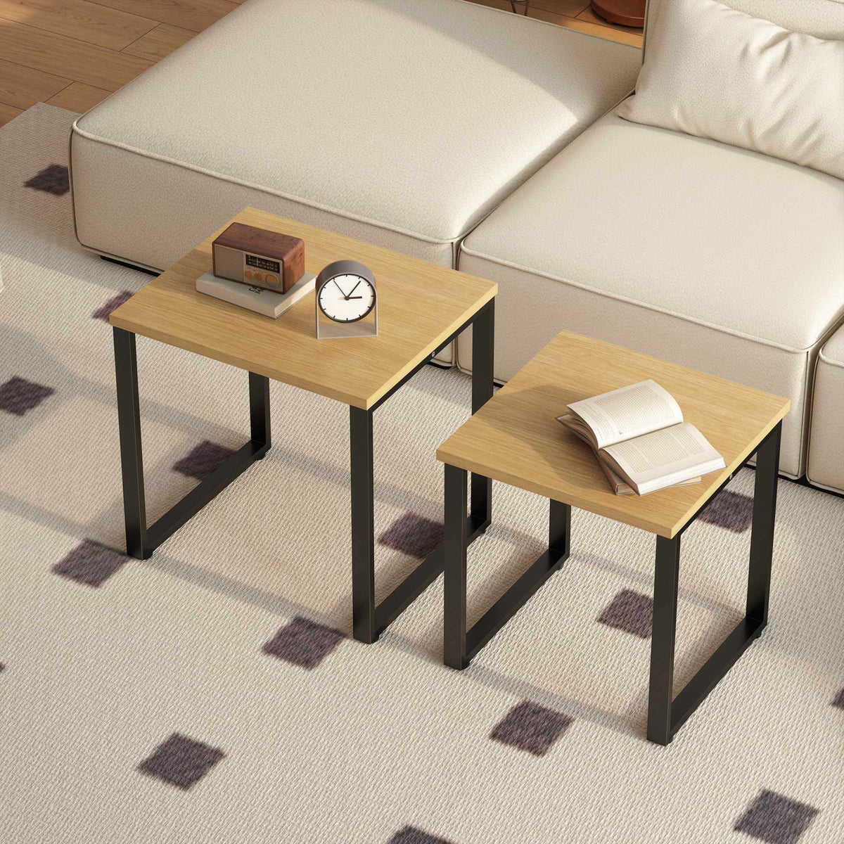 Set van 2 salontafels, houtlook, metalen frame, stapelbaar ontwerp