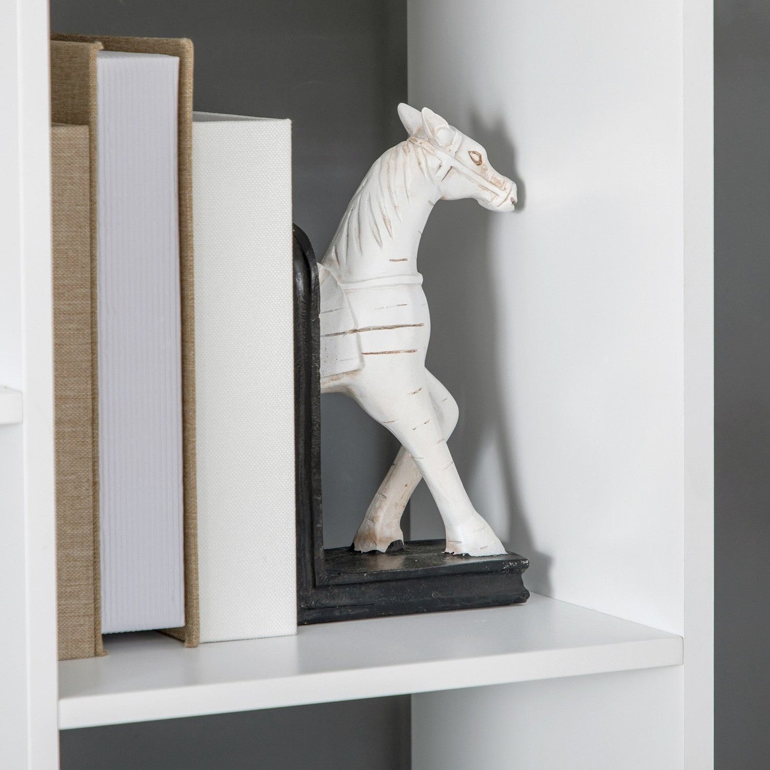 Boekenkast met 9 schappen en lade – anti-kantelbeveiliging, wit