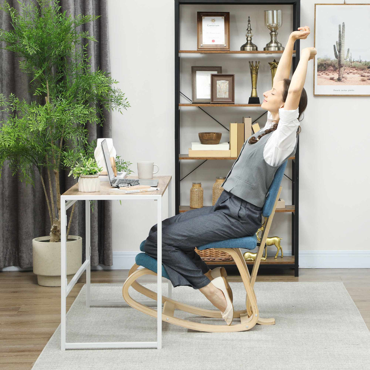 Ergonomische knielende stoel, donkerblauw, frame van berkenhout