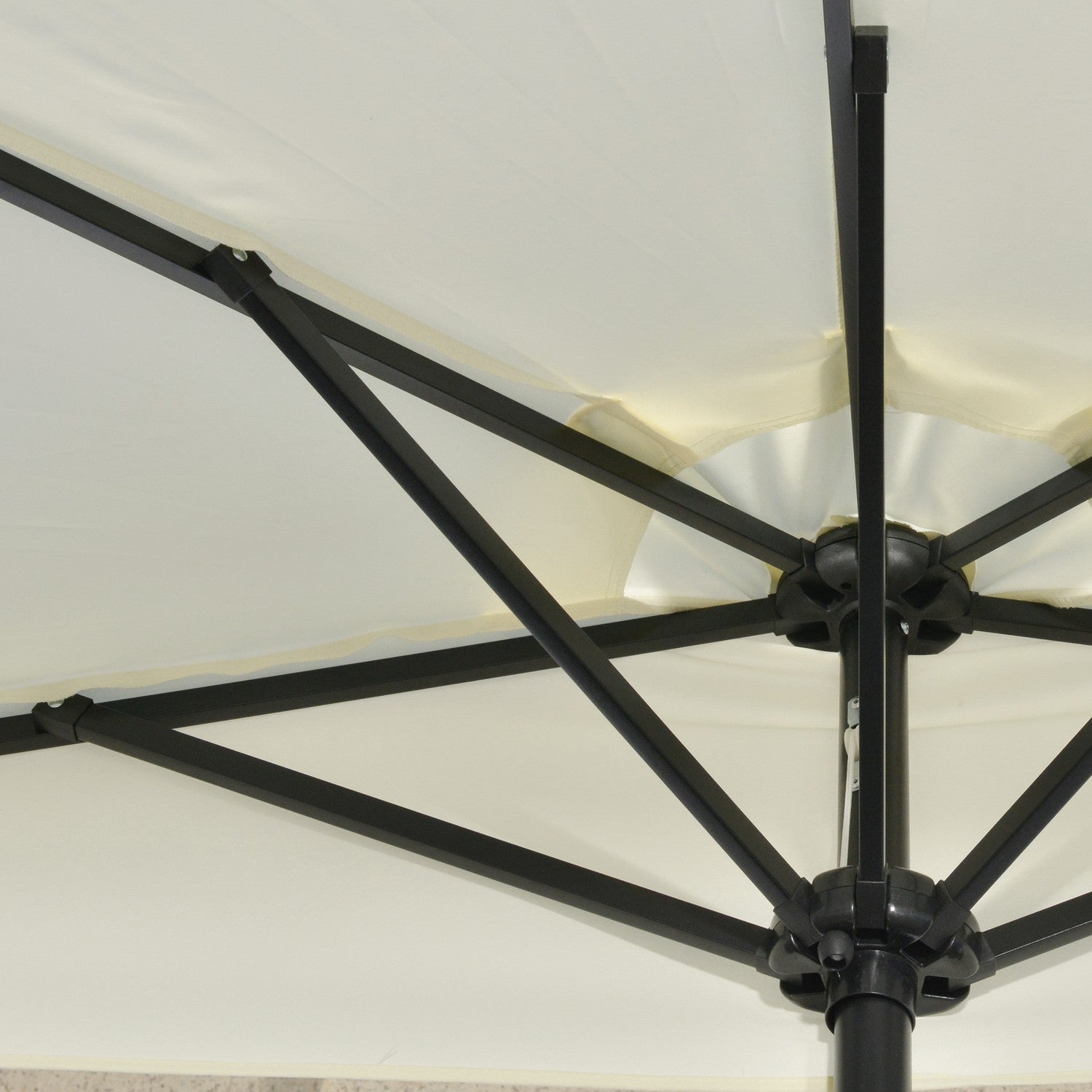 Halve parasol met LED-verlichting, handslinger, zonnepaneel, beige