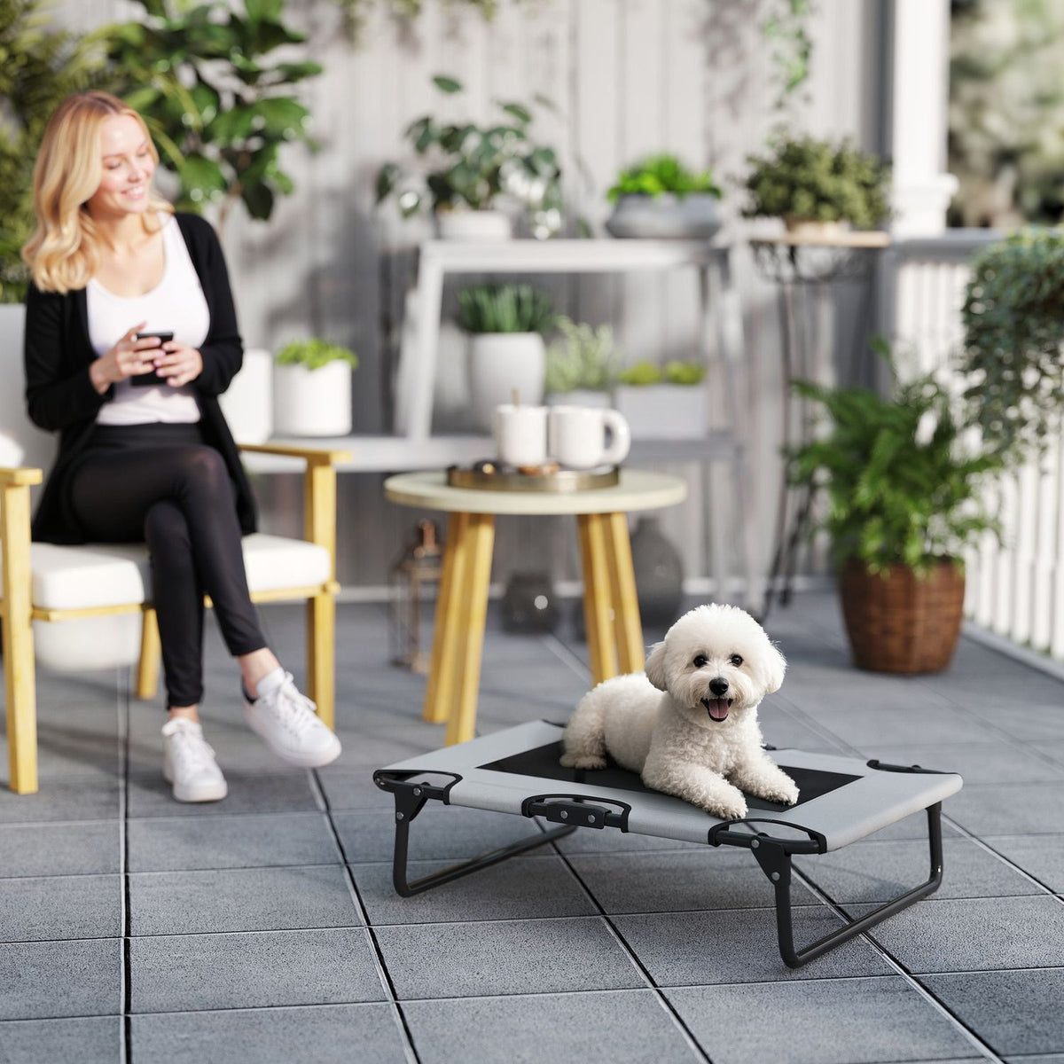 Opvouwbaar, verhoogd hondenbed met gaas – buiten & ademend 75x51x18 cm
