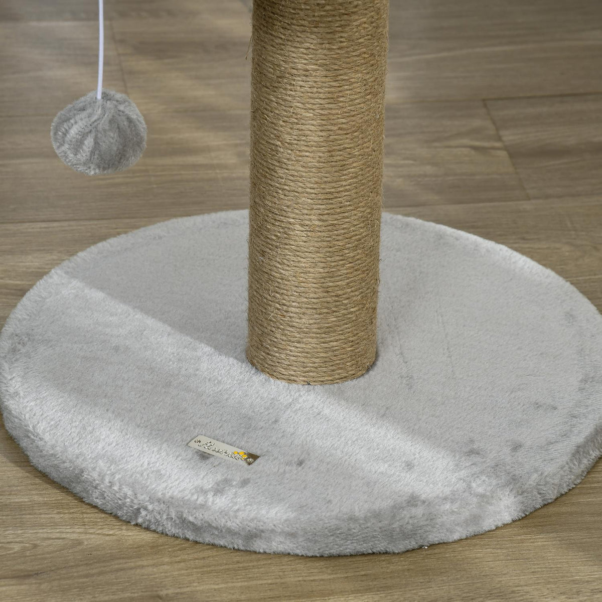 Krabpaal met speelbal en ligplaats, grijs