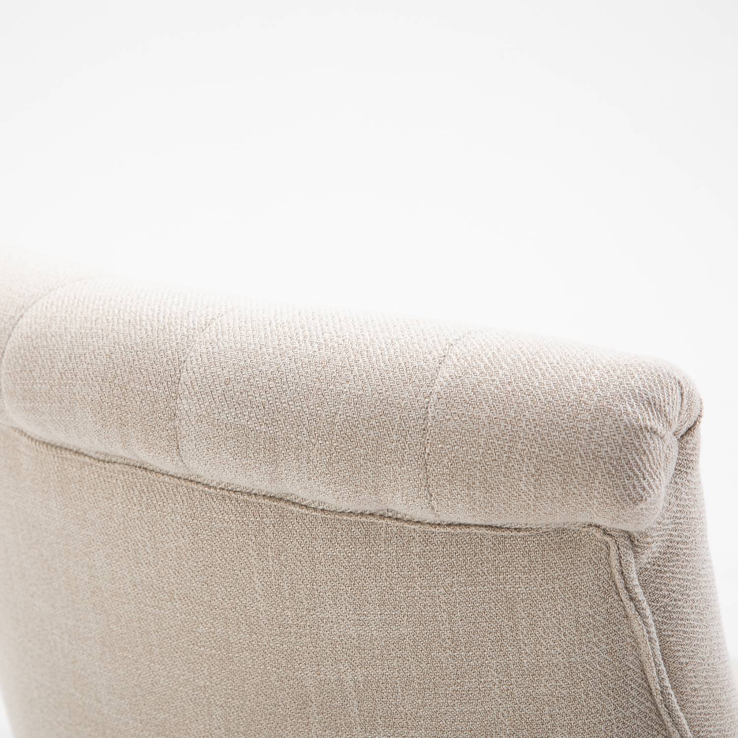 Poltrona lounge bianco crema effetto lino, gambe in legno
