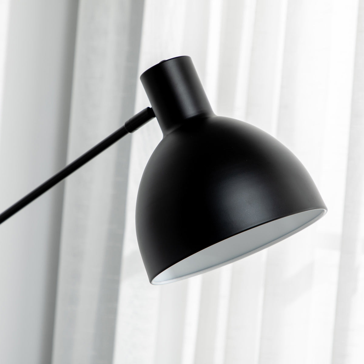 LED-vloerlamp met verstelbaar statief en dimbaar licht