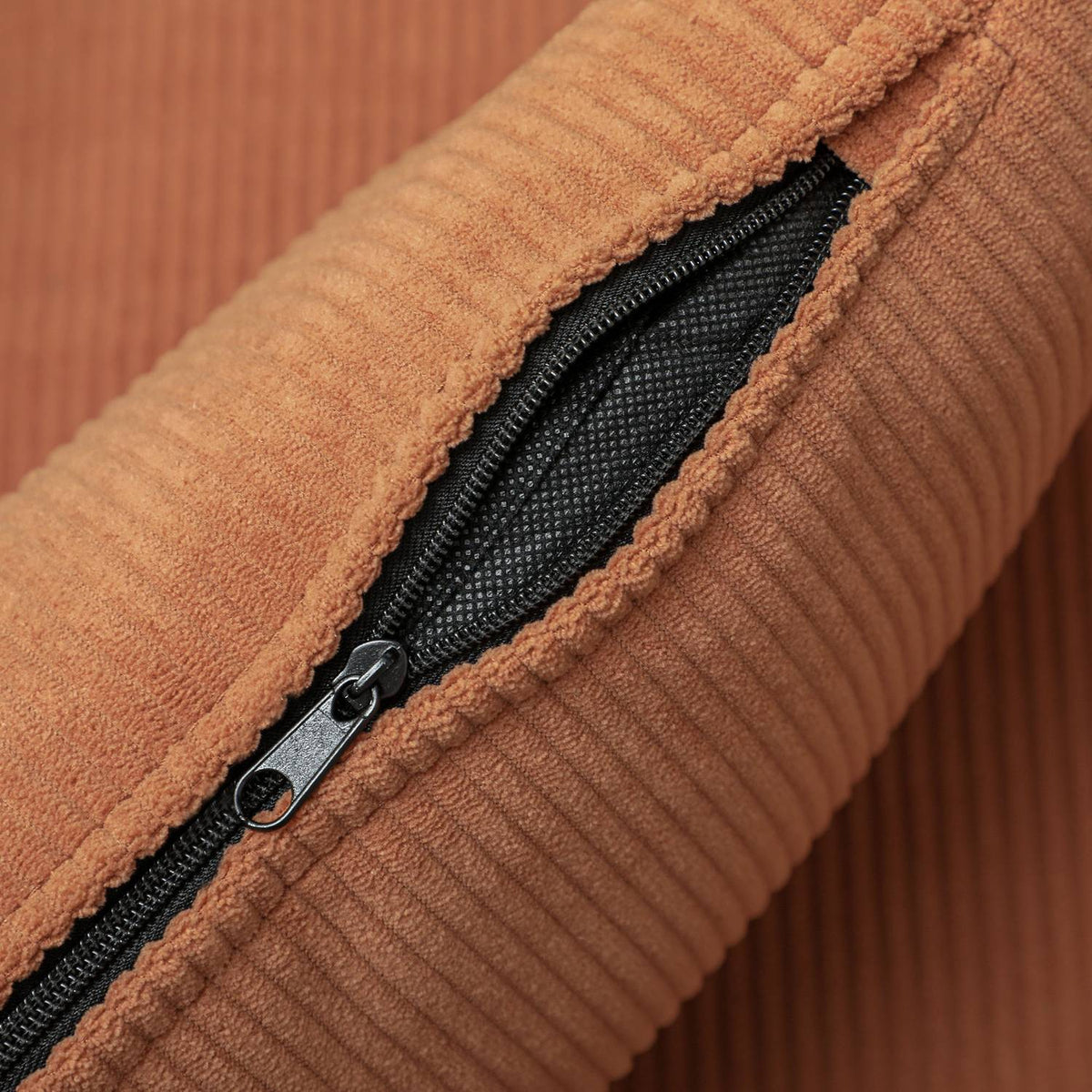 Oranje corduroy fauteuil – schuim met hoge dichtheid, houten frame
