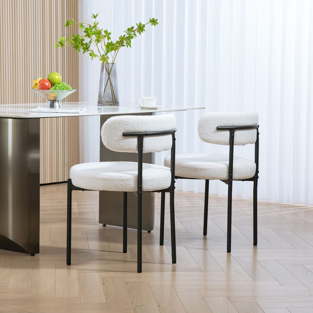 Set van 2 eetkamerstoelen, bekleed met fleece, stoelen met gestoffeerde zittingen, metalen poten, crème wit