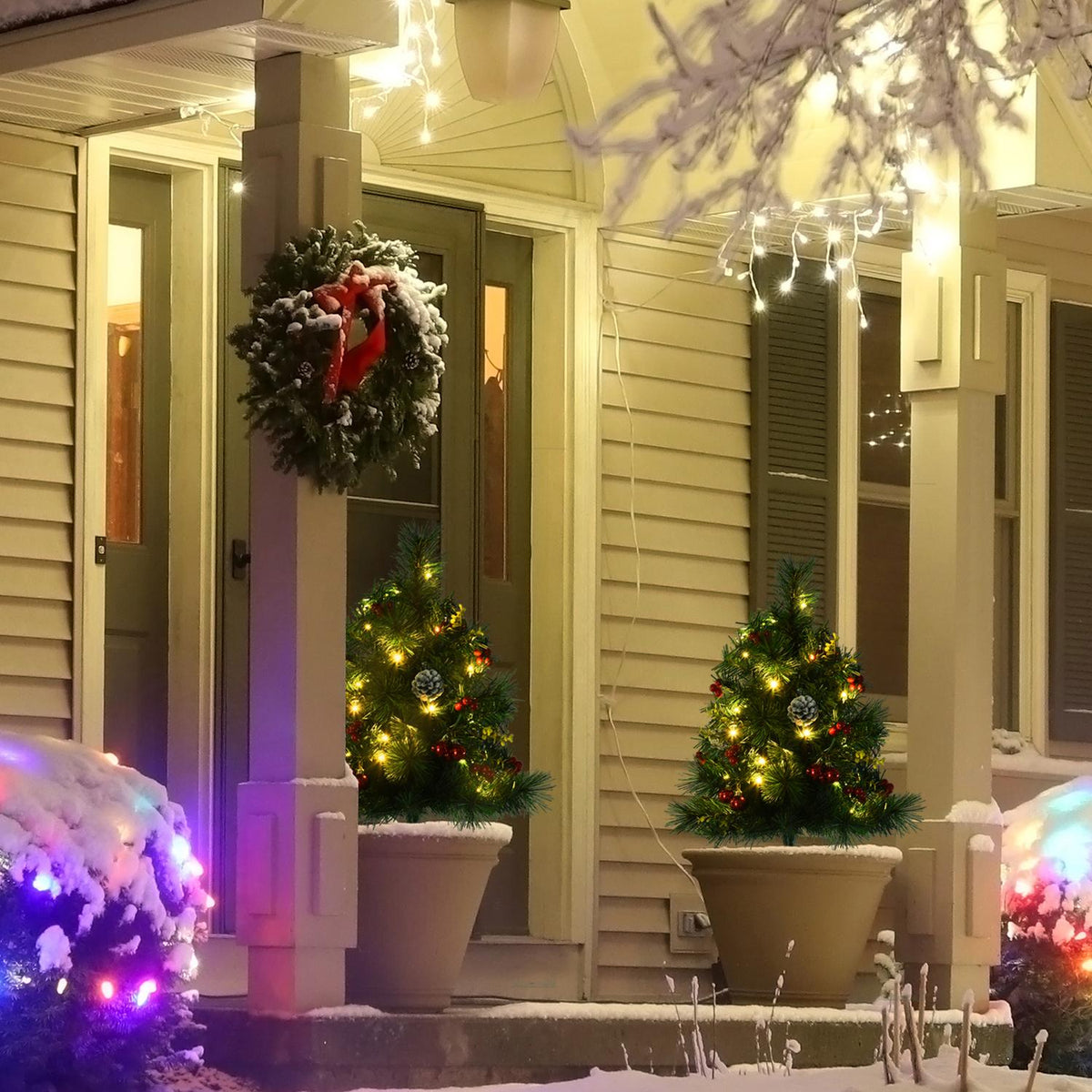 Set van 2 mini-kerstboompjes met dennenappels en LED-lampjes