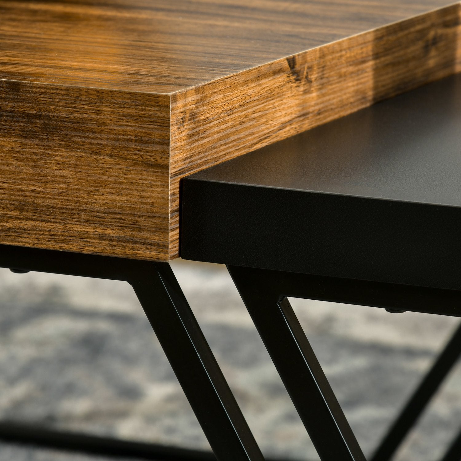 Bijzettafel van industrieel staal – geometrisch design, zwart