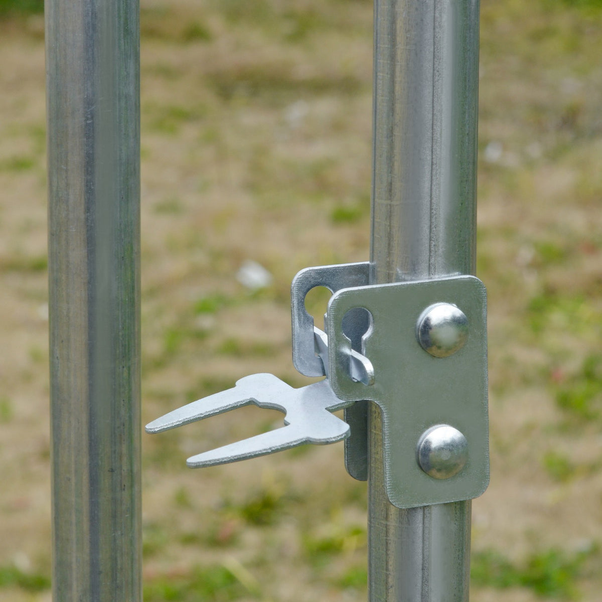 Stalen kippenhok buiten met UV-bescherming, deur – Geschikt voor 6-12 kippen