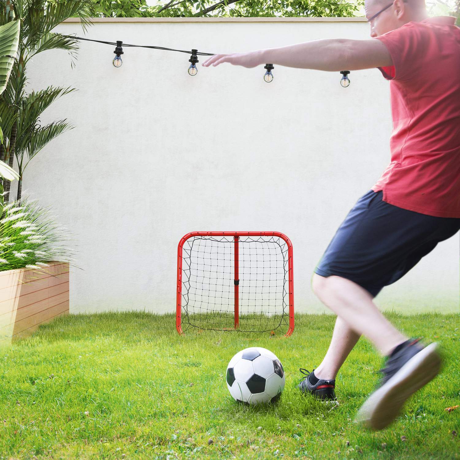 Opvouwbare voetbalrebounder – rood, metaal, 63 x 63 cm